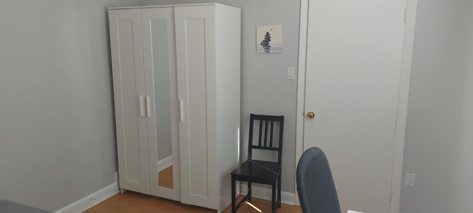 High Park Single Room With Personal Washroom And Kitchen Toronto Eksteriør bilde